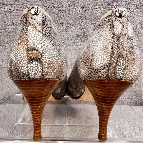 Donald J Pliner Silver Lace Metallic Pointed Toe Heels Tion Pumps 10M Party - Picture 6 of 10